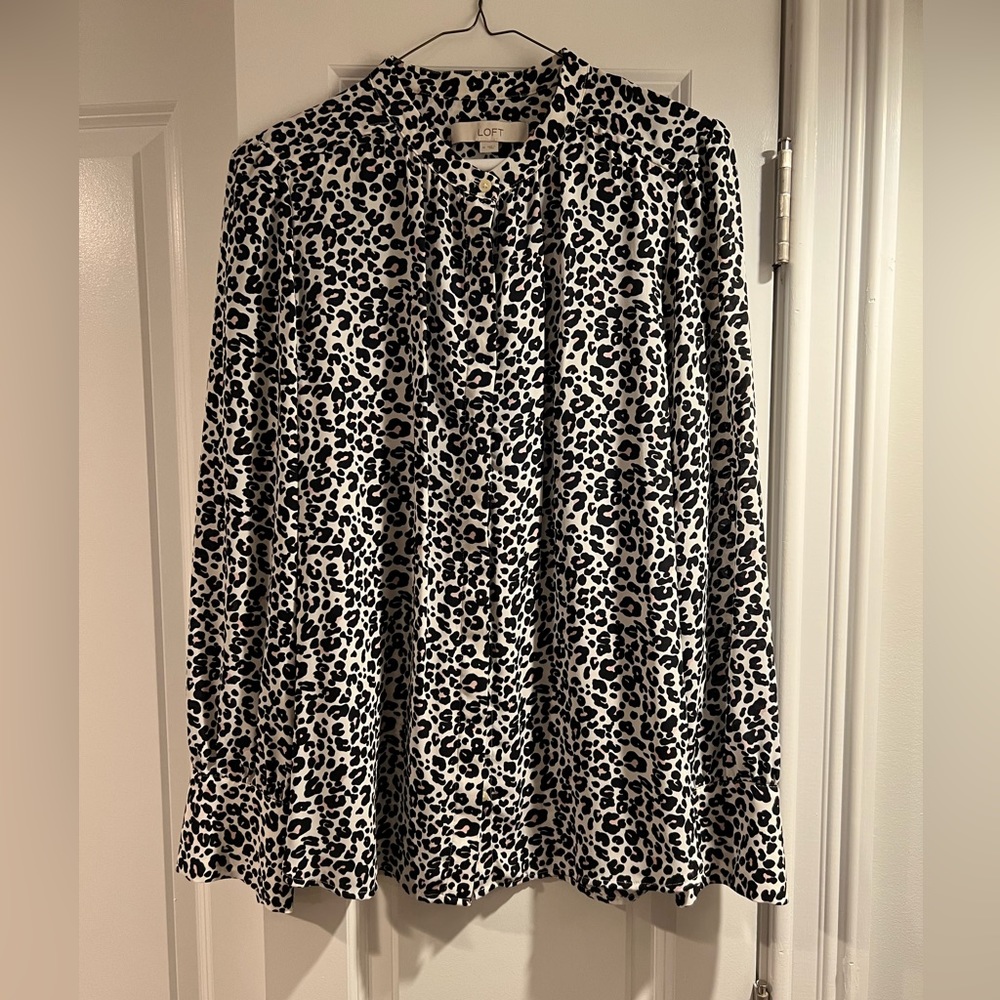 Ann Taylor LOFT leopard blouse. Size M.